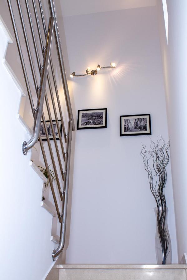 Adry With Balcony, Free Parking & Bikes